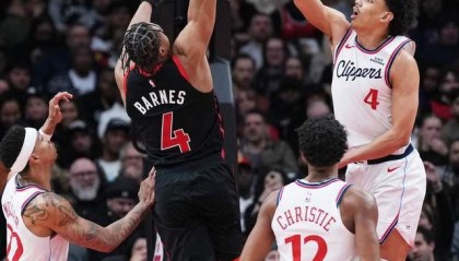 欧博官网-爆大冷！单核哈登掀翻东部第四！快船冲上第十，两大奇兵轰35分