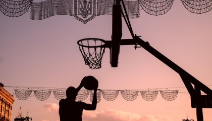 北控计划交易引进王岚钦，交易中或许会牵扯到陈国豪，还可能涉及第三方球队